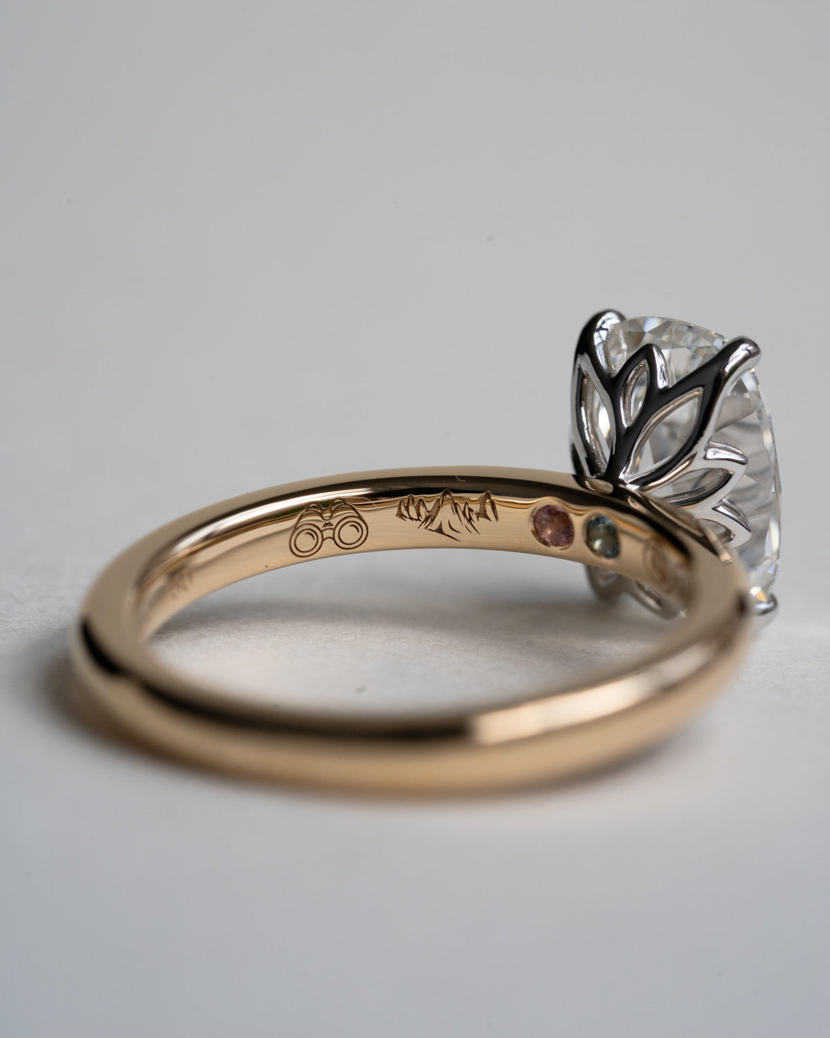 Old mine cut diamond with floral basket