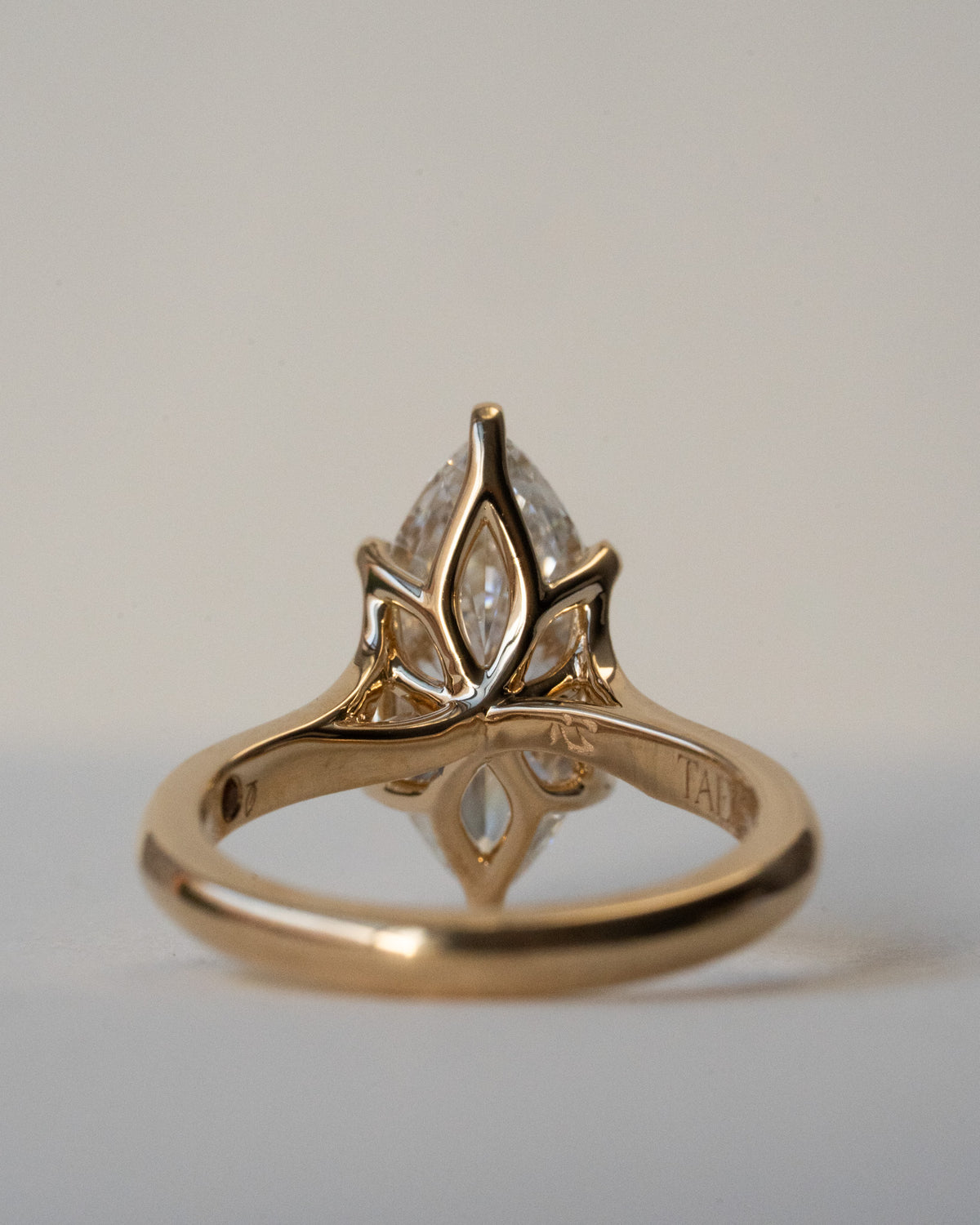 Marquise with Invisible Split shank and floral basket