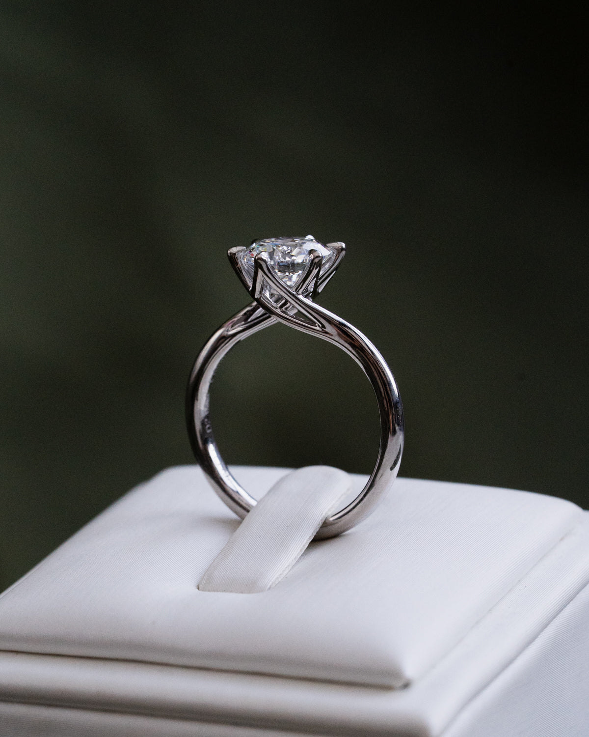 Round Diamond with Unique Crown setting